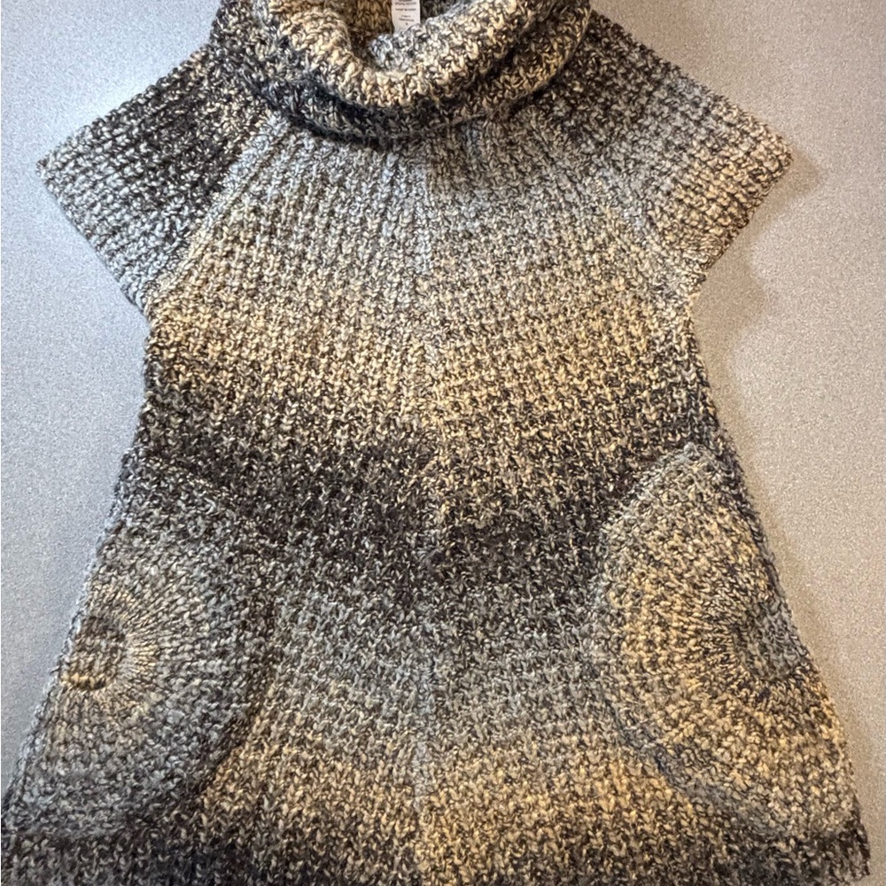 Soft SurroundingsTan/ Gray ombré‎ Cowl Neck Tunic Sweater. SZ M